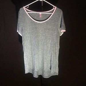 Green/white trim LuLaRoe L Classic T